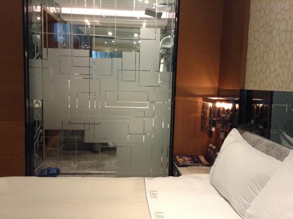 Shenzhen Baoan Luxe Manor Hotel Exterior photo